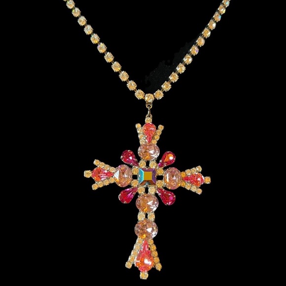 🔸NICKY BUTLER Fashion Collection Limited Edition Pink Crystal Cross Necklace - Picture 5 of 16